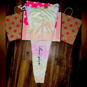 NWT SIZE LARGE VS PINK TIE DYE LOGO SKINNY JOGGER.